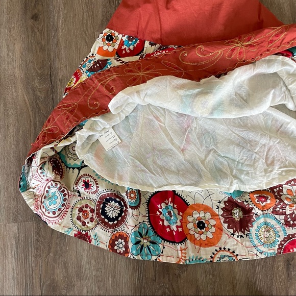 Flowy multi-colored pattern skirt with gold trim - Picture 4 of 6